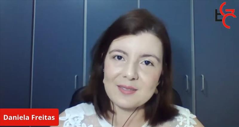 Daniela Freitas, mediadora do evento e assistente de gestão de políticas públicas do TCMSP